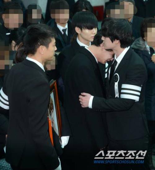 พี่น้องร่วมค่ายร่วมส่ง จงฮยอน SHINee พี่น้องร่วมค่ายร่วมส่ง จงฮยอน SHINee