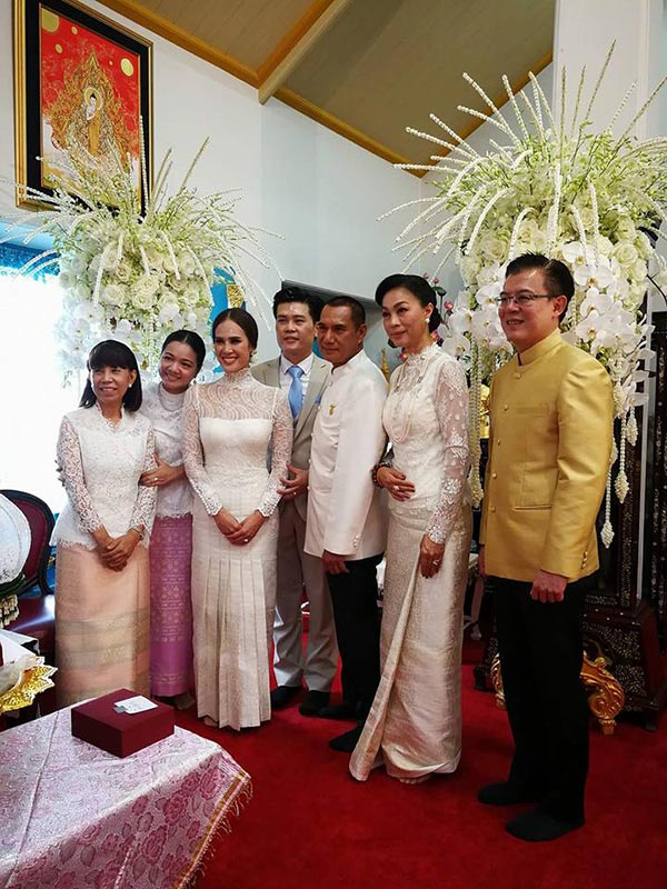 ลูกสาวสรพงษ์ ชาตรี แต่งงาน ลูกสาวสรพงษ์ ชาตรี แต่งงาน