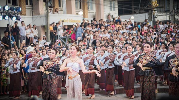 แต้ว ณฐพร แต้ว ณฐพร