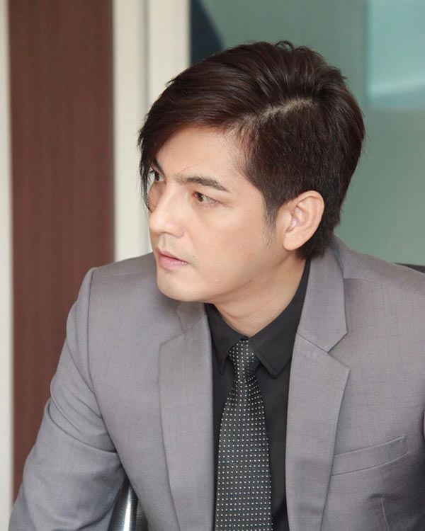 หนุ่ม ศรราม นิโคล หนุ่ม ศรราม นิโคล