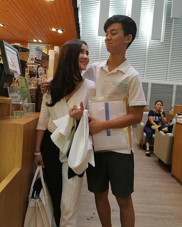 แม่ลูกดารา แม่ลูกดารา