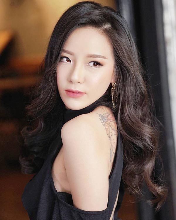 ทับทิม มัลลิกา ทับทิม มัลลิกา