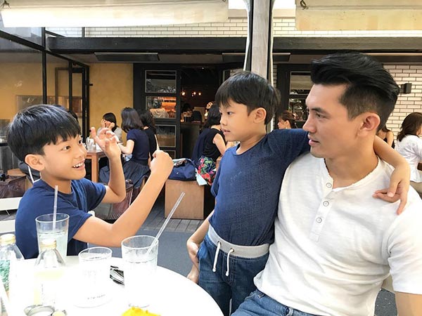 หน่อย บุษกร เคน ธีรเดช หน่อย บุษกร เคน ธีรเดช