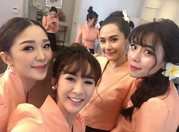 ฟลุค จิระ แอปเปิ้ล สีสะเหงียน หมั้น ฟลุค จิระ แอปเปิ้ล สีสะเหงียน หมั้น