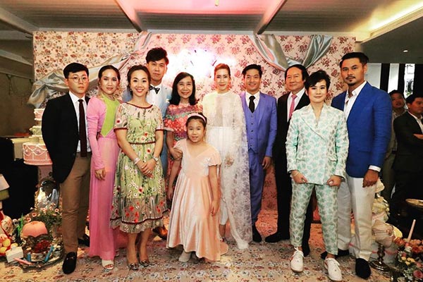 เวฟ สาริน บุ้ง สะธี เวฟ สาริน บุ้ง สะธี
