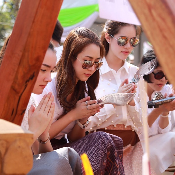 ดาราทำบุญ ดาราทำบุญ