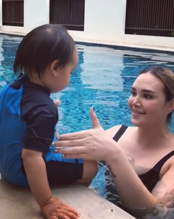 น้องเร ลูกชายแม่ทาทา น้องเร ลูกชายแม่ทาทา