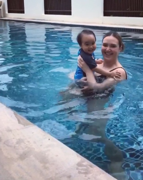 น้องเร ลูกชายแม่ทาทา น้องเร ลูกชายแม่ทาทา