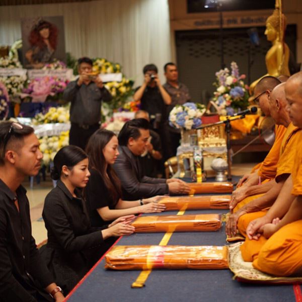 คุณเสาว์ คุณเสาว์