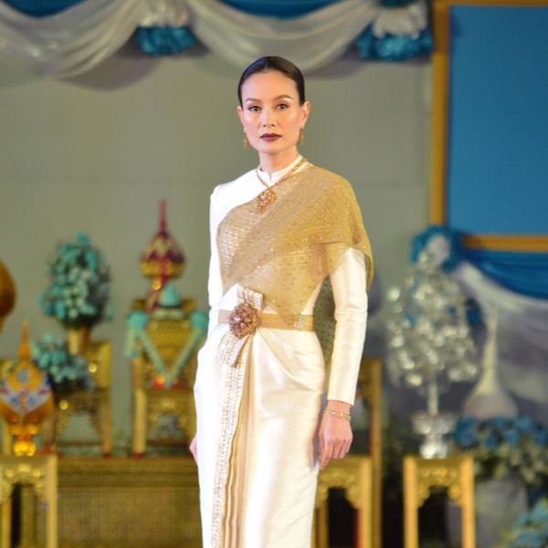 ดาราชุดไทย ดาราชุดไทย