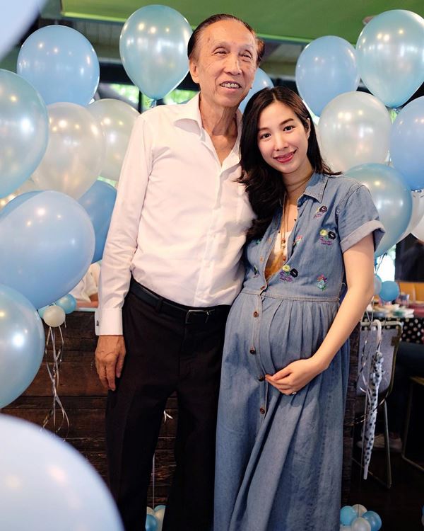 เอ้ก บุษกร กัปตัน ภูธเนศ เอ้ก บุษกร กัปตัน ภูธเนศ