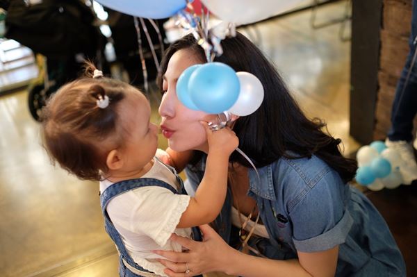 เอ้ก บุษกร กัปตัน ภูธเนศ เอ้ก บุษกร กัปตัน ภูธเนศ