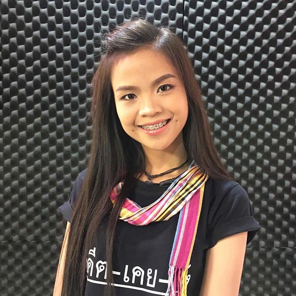 ผู้สาวขาเลาะ ผู้สาวขาเลาะ