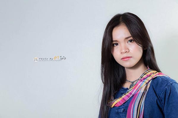 ผู้สาวขาเลาะ ผู้สาวขาเลาะ