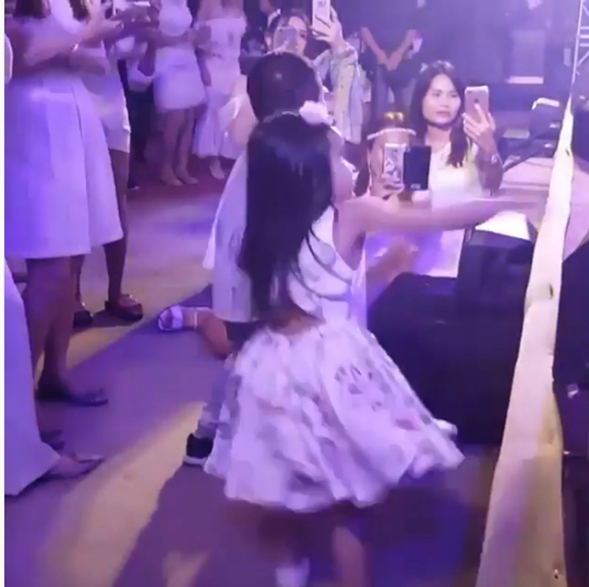 น้องมะลิ น้องมะลิ
