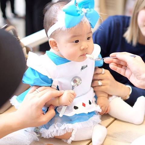 อั๊ยย่ะ !! น้องเป่าเปา แปลงโฉมเป็น อลิซ แห่งบางพลีแลนด์ น่ารักฝุด ๆ อั๊ยย่ะ !! น้องเป่าเปา แปลงโฉมเป็น อลิซ แห่งบางพลีแลนด์ น่ารักฝุด ๆ