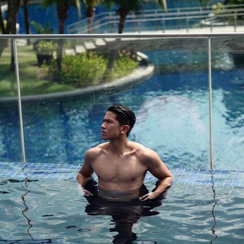 เจ้าชายบรูไนขึ้นแท่นเชื้อพระวงศ์หนุ่มโสดสุดฮอต หลังเจ้าชายแฮร์รี่มีสาวในพระทัยแล้ว เจ้าชายบรูไนขึ้นแท่นเชื้อพระวงศ์หนุ่มโสดสุดฮอต หลังเจ้าชายแฮร์รี่มีสาวในพระทัยแล้ว