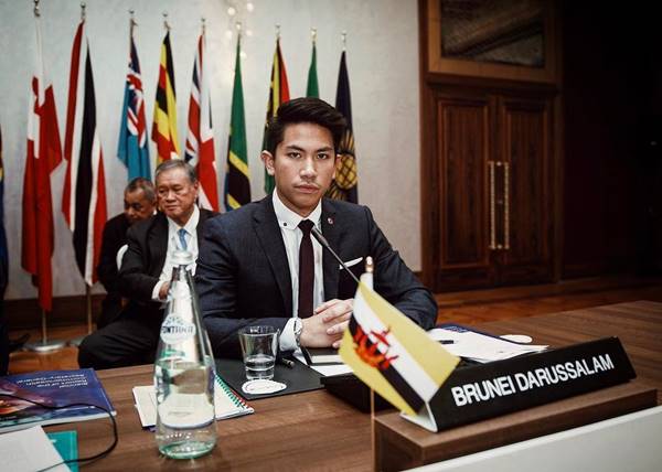 เจ้าชายบรูไนขึ้นแท่นเชื้อพระวงศ์หนุ่มโสดสุดฮอต หลังเจ้าชายแฮร์รี่มีสาวในพระทัยแล้ว เจ้าชายบรูไนขึ้นแท่นเชื้อพระวงศ์หนุ่มโสดสุดฮอต หลังเจ้าชายแฮร์รี่มีสาวในพระทัยแล้ว