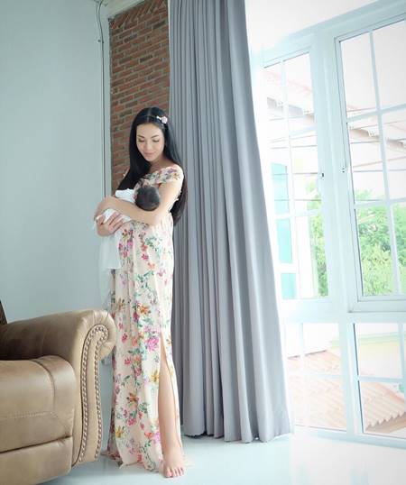 อ๋อม สกาวใจ อ๋อม สกาวใจ