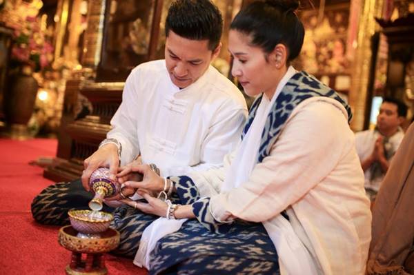 เอิร์ธ ณัฐนันท์ จูงมือ แอ้ม ศิรประภา เอิร์ธ ณัฐนันท์ จูงมือ แอ้ม ศิรประภา