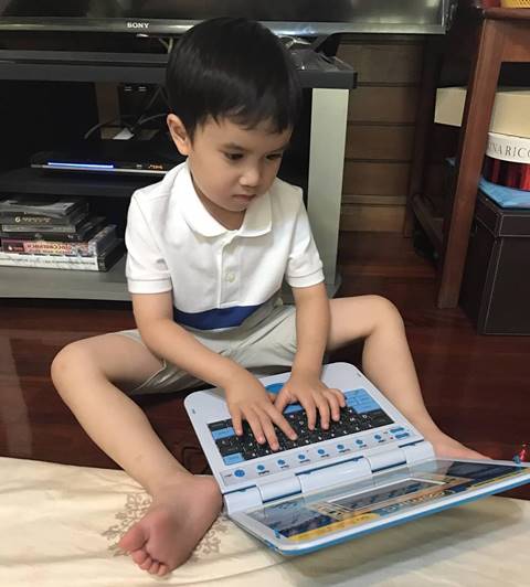 นิหน่า สุดภูมิใจ น้องแพทริก ต่อเลโก้กังหัน-อธิบายครูฝรั่งถึงคำสอน ในหลวง ร.9 นิหน่า สุดภูมิใจ น้องแพทริก ต่อเลโก้กังหัน-อธิบายครูฝรั่งถึงคำสอน ในหลวง ร.9