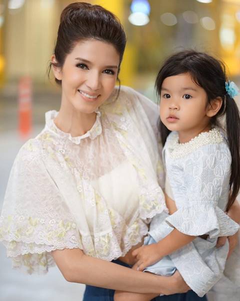 น้องมะลิ กับแฟชั่นแอบแซ่บ โชว์พุงเบา ๆ น่ารักได้ใจพี่จ๋าไปเลย น้องมะลิ กับแฟชั่นแอบแซ่บ โชว์พุงเบา ๆ น่ารักได้ใจพี่จ๋าไปเลย