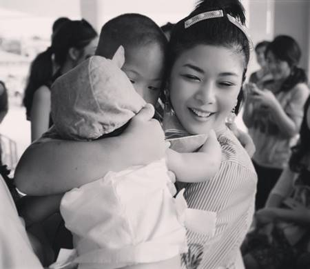 กุ๊บกิ๊บ อุ้ม น้องเป่าเปา ไปทำบุญที่บ้านเด็กพิการ กุ๊บกิ๊บ อุ้ม น้องเป่าเปา ไปทำบุญที่บ้านเด็กพิการ