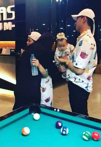 บี้-กุ๊บกิ๊บ อุ้มลูกสาว น้องเป่าเปา บี้-กุ๊บกิ๊บ อุ้มลูกสาว น้องเป่าเปา