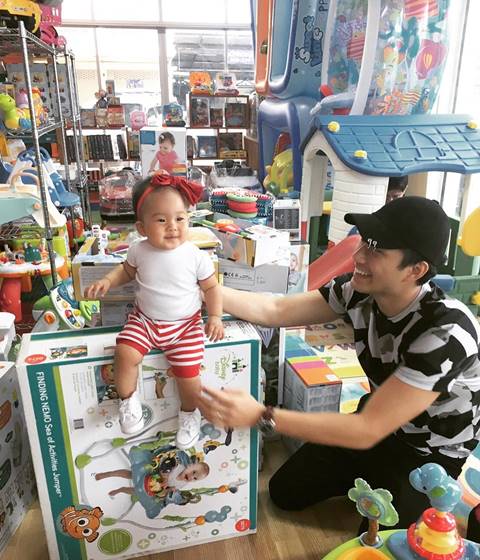 ฮาแค่ไหนถามใจดู ! กุ๊บกิ๊บ - บี้ ขำกระจาย เมื่อน้องเป่าเปานอนละเมอแล้วเป็นแบบนี้ ฮาแค่ไหนถามใจดู ! กุ๊บกิ๊บ - บี้ ขำกระจาย เมื่อน้องเป่าเปานอนละเมอแล้วเป็นแบบนี้