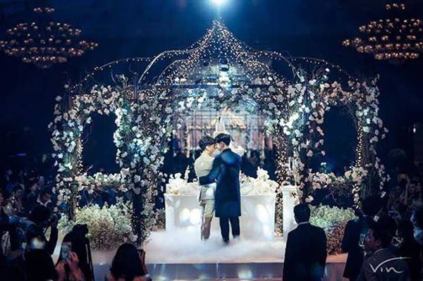 เก็บตกภาพงานแต่ง บอย เก่ง คู่รักเกย์เน็ตไอดอล วิวาห์หวานชื่น เก็บตกภาพงานแต่ง บอย เก่ง คู่รักเกย์เน็ตไอดอล วิวาห์หวานชื่น