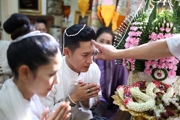 เอิร์ธ ณัฐนันท์ จูงมือ แอ้ม ศิรประภา เอิร์ธ ณัฐนันท์ จูงมือ แอ้ม ศิรประภา