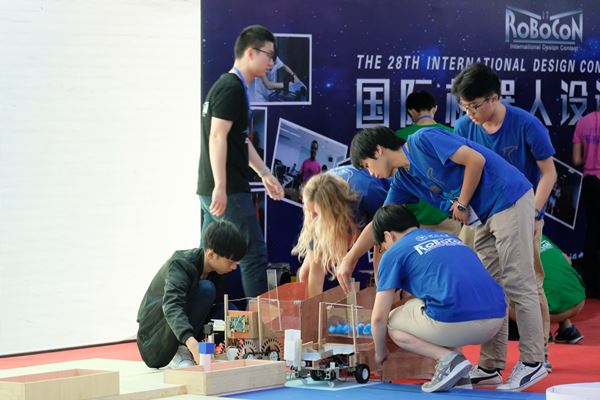 แชมป์สร้างหุ่นยนต์โลกที่จีน
