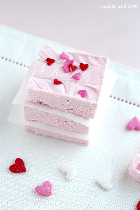 ขนมหวานสีชมพู ขนมหวานสีชมพู