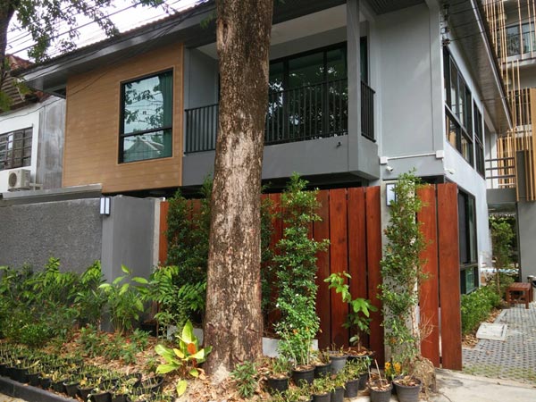 รีโนเวทตึกเก่าเป็นที่พัก รีโนเวทตึกเก่าเป็นที่พัก