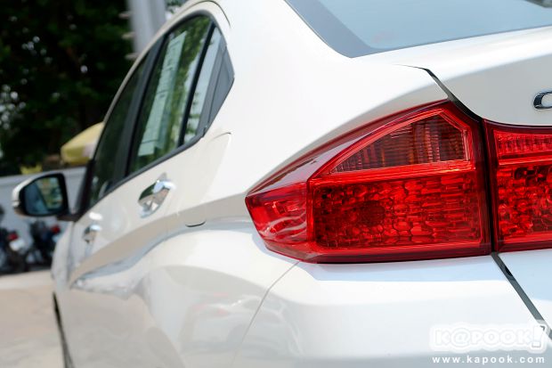Toyota Vios 2017 - Honda City 2017 Toyota Vios 2017 - Honda City 2017