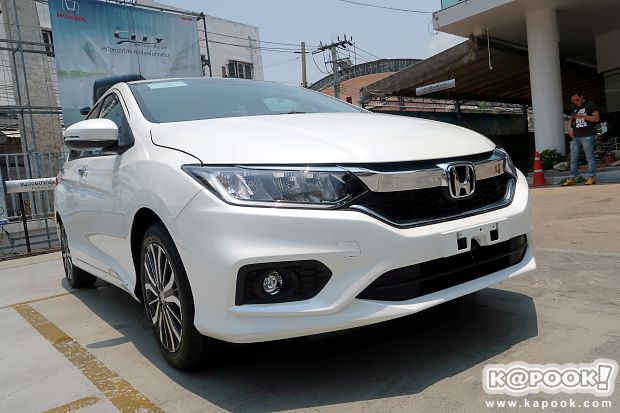 Toyota Vios 2017 - Honda City 2017 Toyota Vios 2017 - Honda City 2017