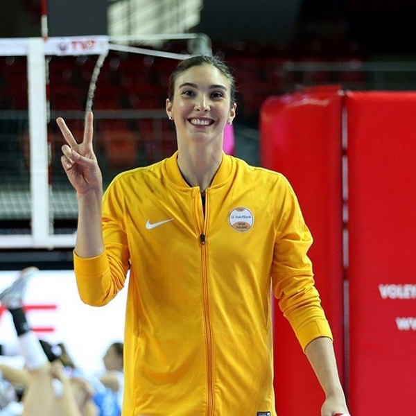 นักวอลเลย์บอลสาวสวย นักวอลเลย์บอลสาวสวย