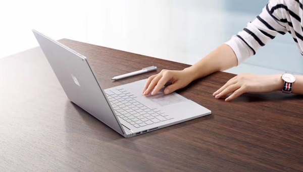Nums แผ่นเปลี่ยน Trackpad เป็นแป้นตัวเลข Nums แผ่นเปลี่ยน Trackpad เป็นแป้นตัวเลข