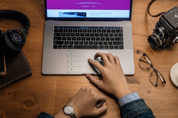 Nums แผ่นเปลี่ยน Trackpad เป็นแป้นตัวเลข Nums แผ่นเปลี่ยน Trackpad เป็นแป้นตัวเลข
