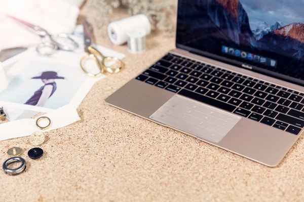 Nums แผ่นเปลี่ยน Trackpad เป็นแป้นตัวเลข Nums แผ่นเปลี่ยน Trackpad เป็นแป้นตัวเลข