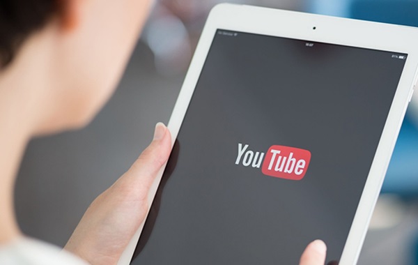 YouTube YouTube