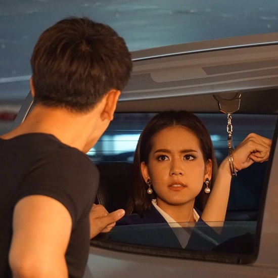 หงส์เหนือมังกร หงส์เหนือมังกร