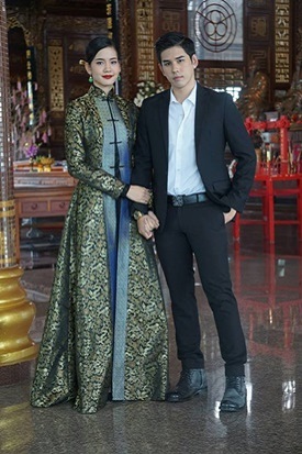 หงส์เหนือมังกร หงส์เหนือมังกร