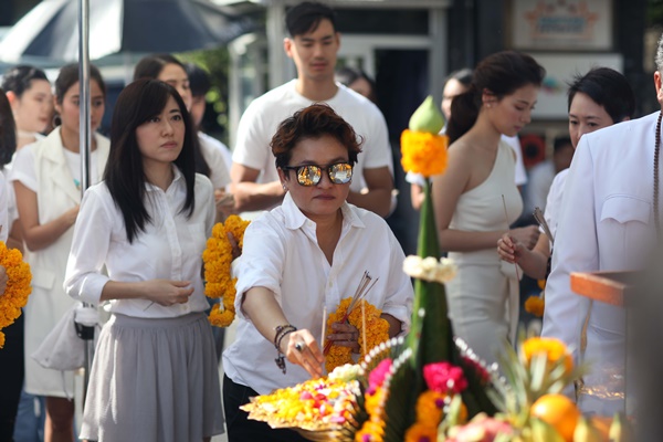มหัศจรรย์รักข้ามกระดาษ มหัศจรรย์รักข้ามกระดาษ