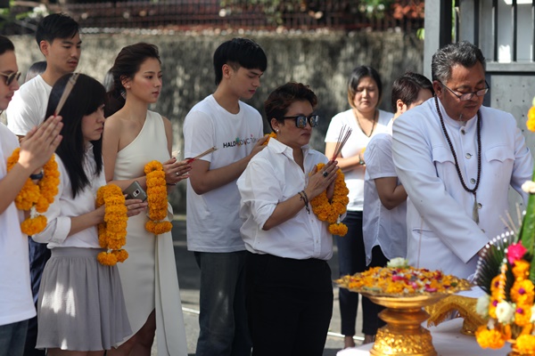 มหัศจรรย์รักข้ามกระดาษ มหัศจรรย์รักข้ามกระดาษ