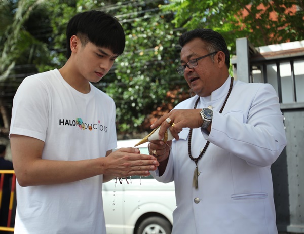 มหัศจรรย์รักข้ามกระดาษ มหัศจรรย์รักข้ามกระดาษ