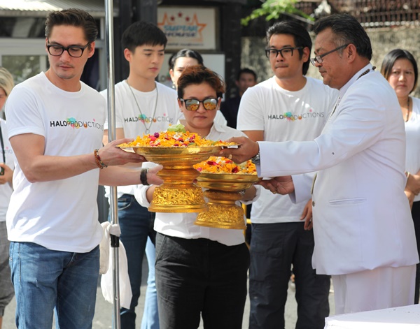 มหัศจรรย์รักข้ามกระดาษ มหัศจรรย์รักข้ามกระดาษ