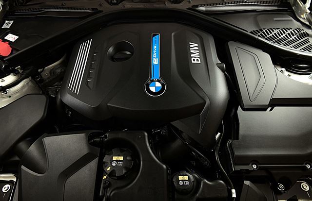 BMW 330e Iconic 2017 BMW 330e Iconic 2017