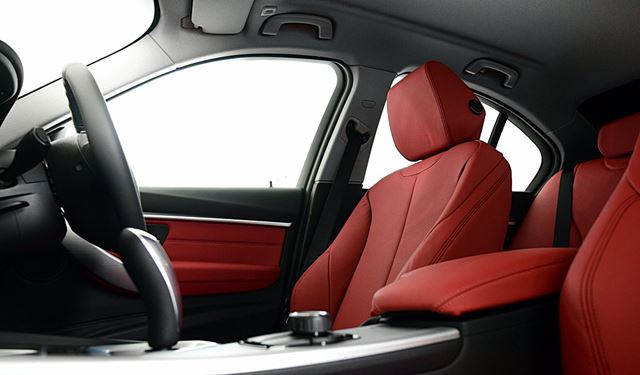 BMW 330e Iconic 2017 BMW 330e Iconic 2017