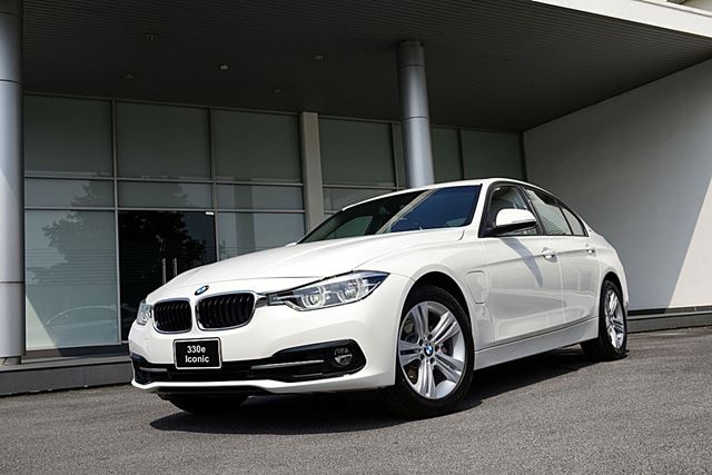 BMW 330e Iconic 2017 BMW 330e Iconic 2017